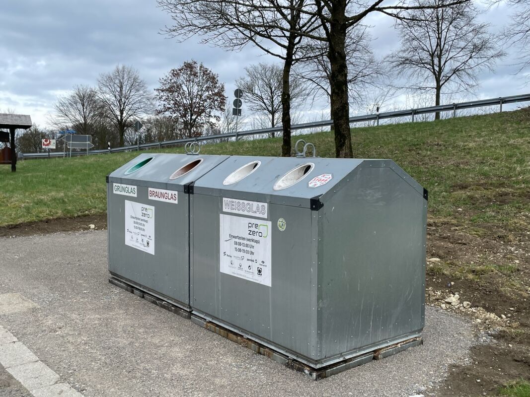 Die neuen Glascontainer an der 